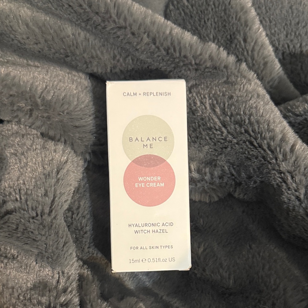 Balance Me Wonder Eye Cream - White and Pink